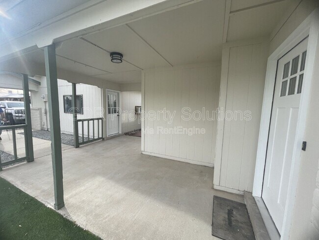 Foto del edificio - 4733 Platinum Dr NE