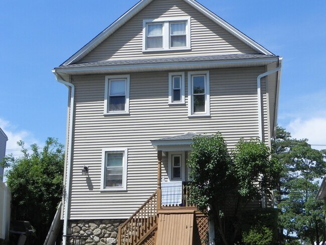 Foto del edificio - 67 Fairfield Ave