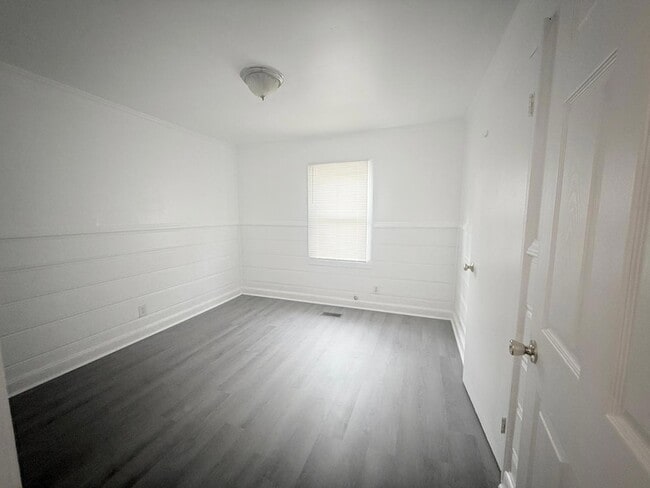Foto del edificio - 1702 Gunter St