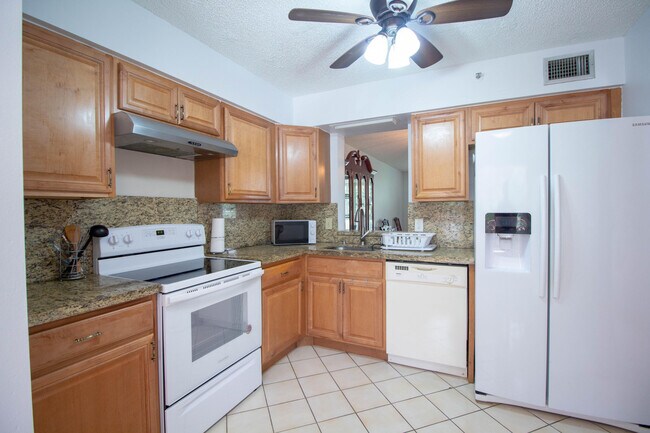 Foto del edificio - 14623 Bonaire Blvd