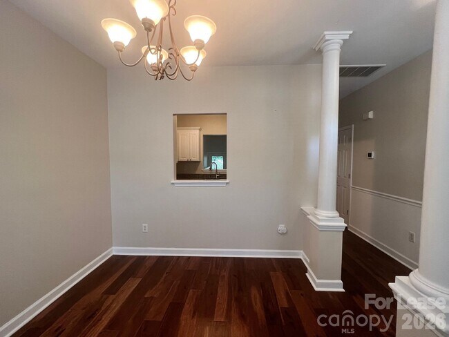 Foto del edificio - 819 Northeast Dr