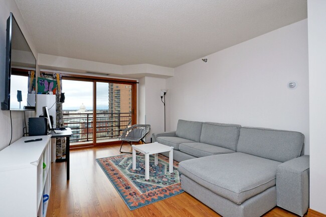 Foto del edificio - *New Price!* Exquisite Downtown St. Paul C...