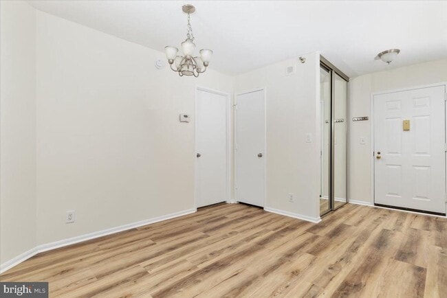 Building Photo - 900 N Stafford St