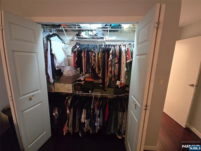 Foto del edificio - 150 Overlook Ave