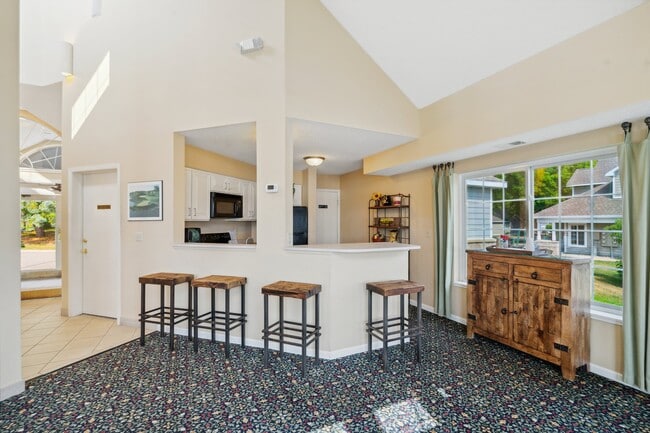Building Photo - Hazeltine Shores