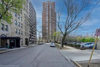 Building Photo - 5000 S Cornell Ave
