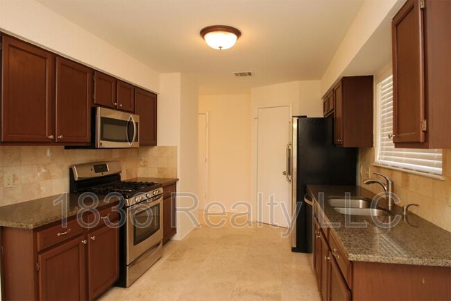 Building Photo - 8604 Dandelion Trail