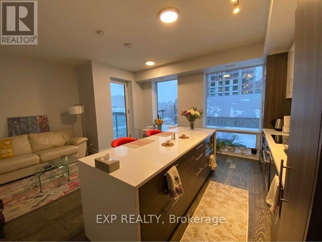 Building Photo - 428 Sparks St.
