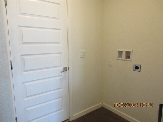 Foto del edificio - 3560 N Bond St