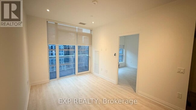 Building Photo - 15 Richardson St