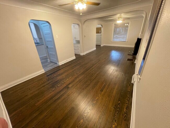 Front Living Room - 2742 W Denver Plz