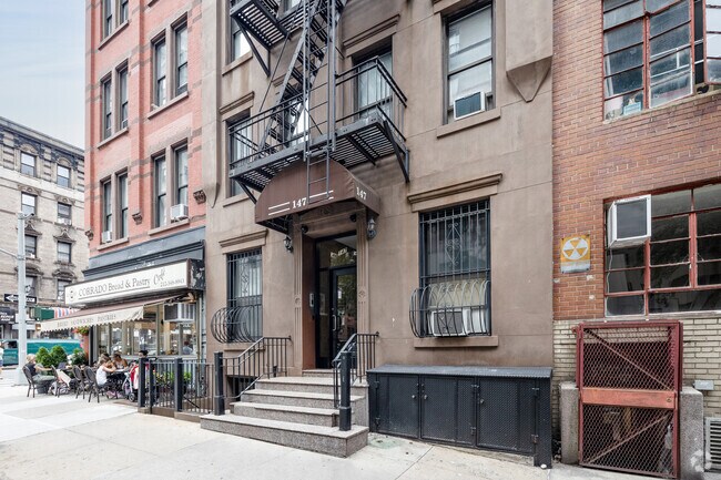 Building Photo - 147 e 90 Street