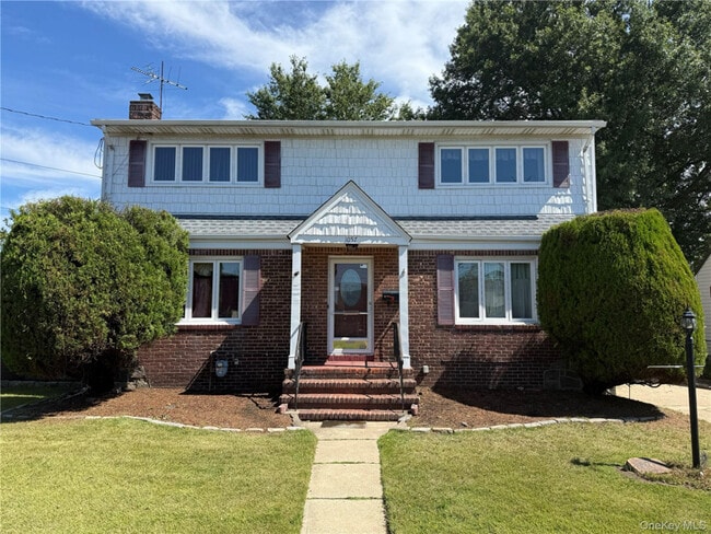 Photo - 1057 N 4th St House