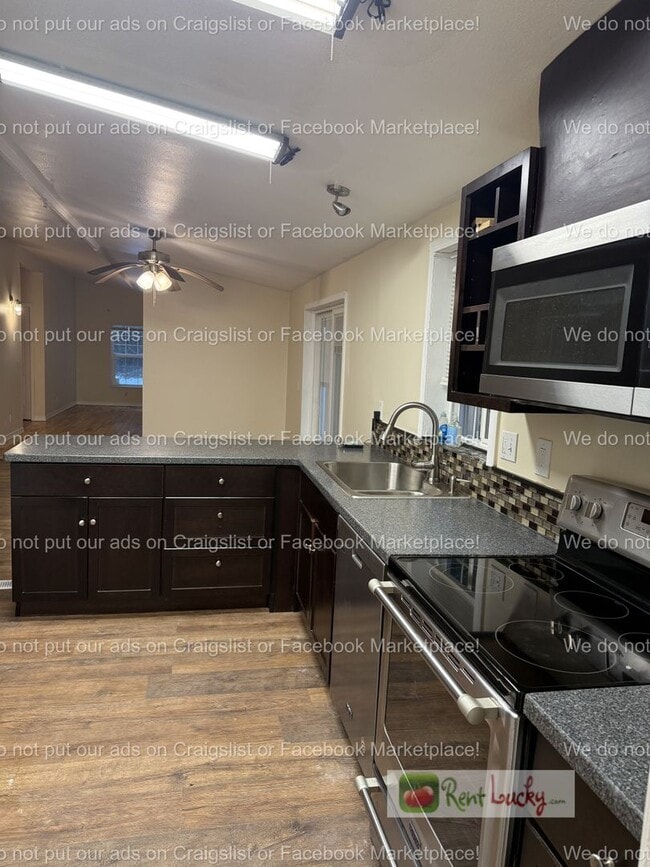 Foto del edificio - Updated 3-Bedroom Home with Detached 2-Car Garage on 1.65 Acres in Duvall!