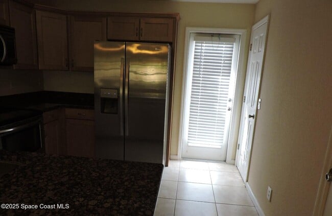 Building Photo - 765 Luminary Cir