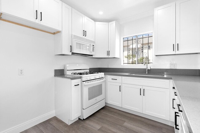 Building Photo - 3rd Avenue Apartments