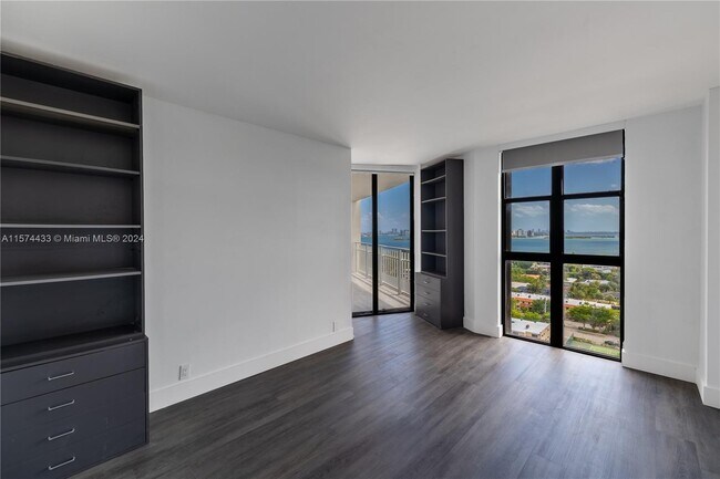 Foto del edificio - 1000 Quayside Terrace