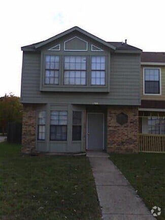 Building Photo - 1366 Old Jamestown Ct