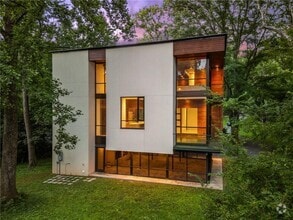 Building Photo - 2105 Fairhaven Cir NE