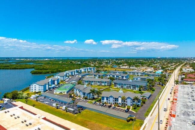 520 S Brevard Ave Cocoa Beach, FL 32931 - Harbor Isles 1