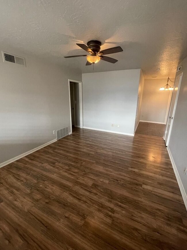 Building Photo - NORMAN HOME AVAILABLE FOR LEASE