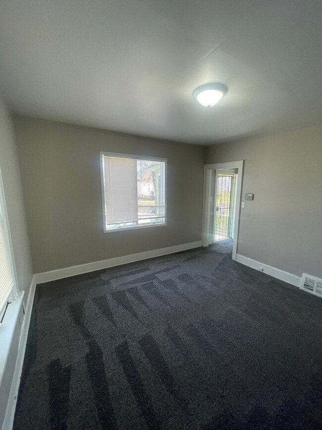 Building Photo - 4661 N 38th St