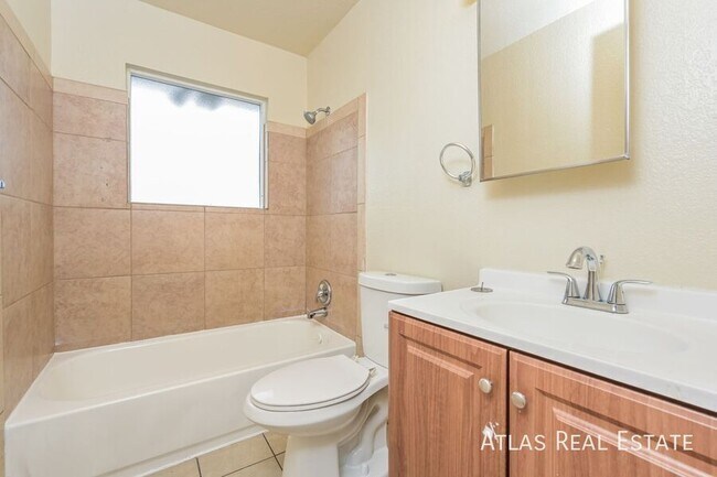 Building Photo - 1463 W Byers Pl
