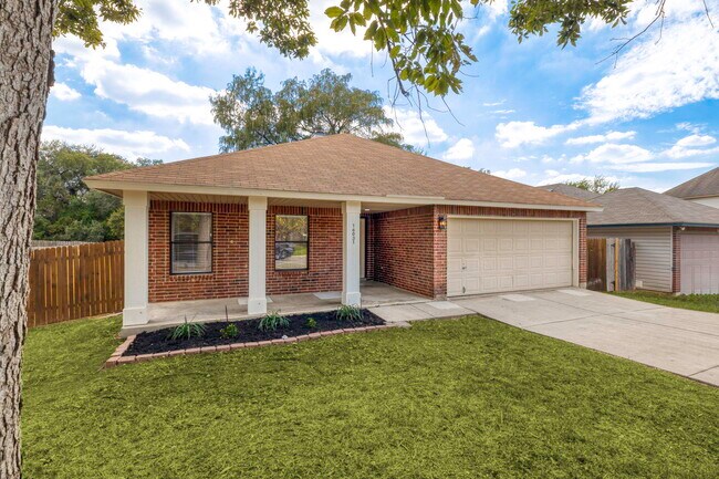 Foto del edificio - 16031 Watering Point Dr