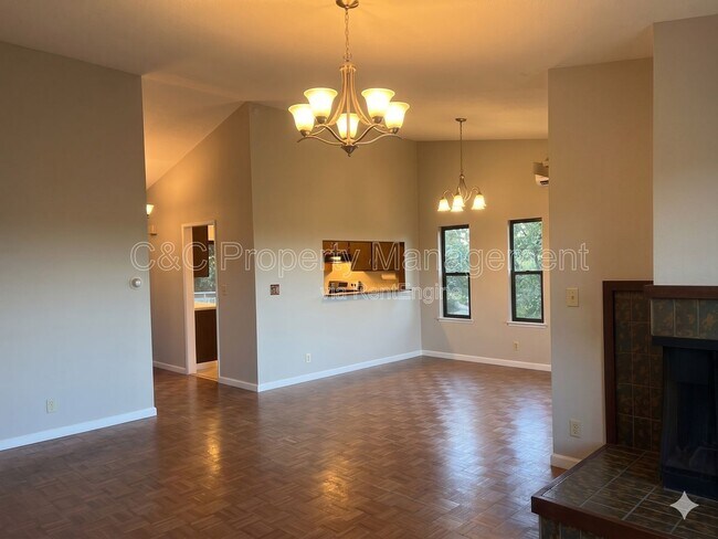 Foto del edificio - 1538 Ashwood Dr