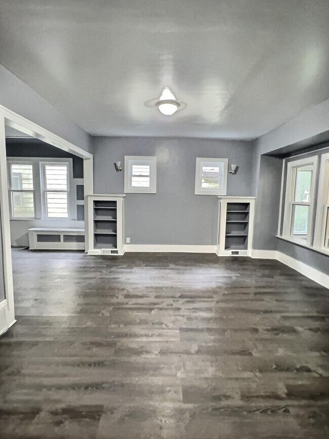 Building Photo - 2736 N 39th St