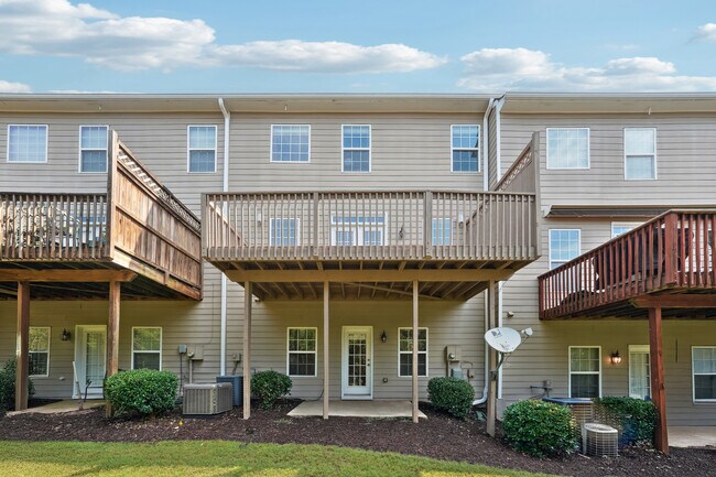 Building Photo - 6043 China Rose Ln
