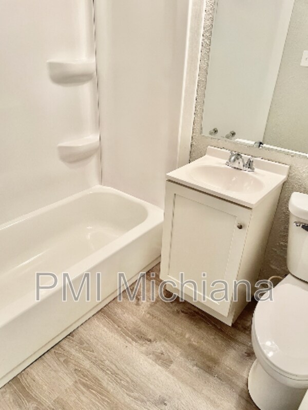 Foto del edificio - 2261 N Johnson St