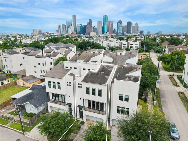 Foto del edificio - 1619 Alamo St