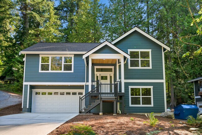 Building Photo - Modern 3BD/2.5BA Home in Sudden Valley – B...