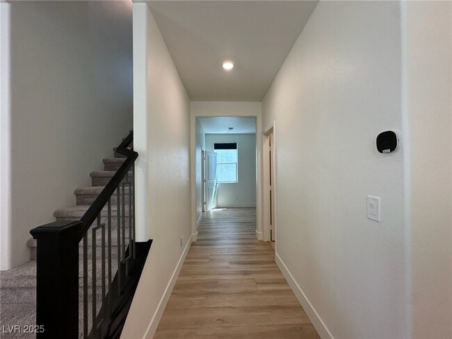 Building Photo - 6988 Sylmar Ave
