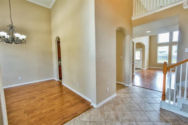 Foto del edificio - 5103 Shadow Breeze Ln
