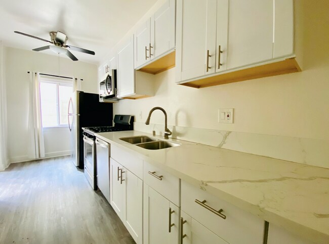 Foto del edificio - 1623 N Mariposa Ave Los Angeles, CA 90027