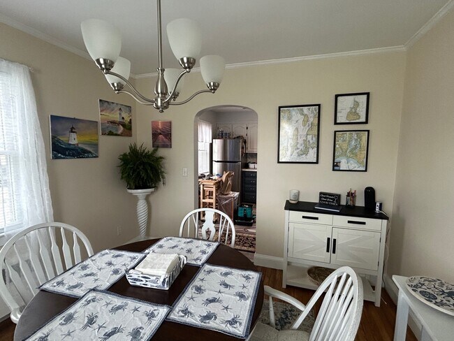 Comedor - 18 Dexter St