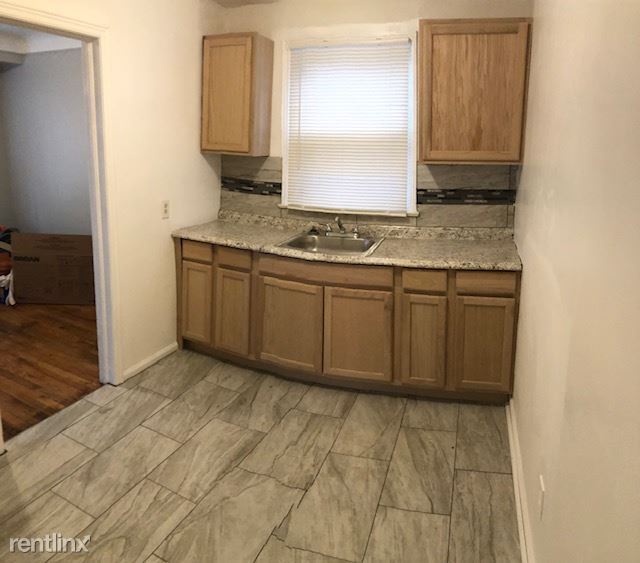 Building Photo - 3 br, 1 bath House - 19220 Alcoy St