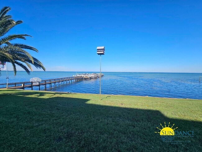 Foto del edificio - Destin furnished condo INCLUDES A BOAT SLIP & LIFT, call today!