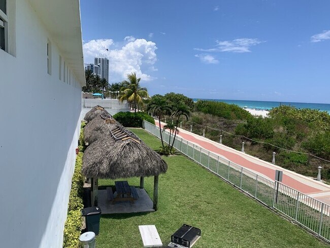 5601 Collins Unit 504 Ave photo'