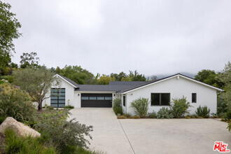 Building Photo - 3155 Eucalyptus Hill Rd