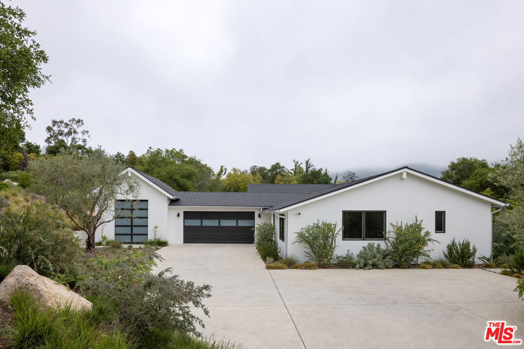 Primary Photo - 3155 Eucalyptus Hill Rd