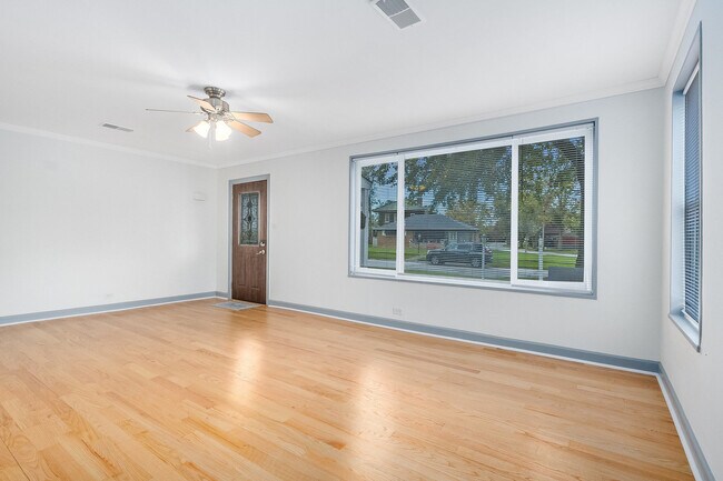 Foto del edificio - 2055 Magnolia Rd