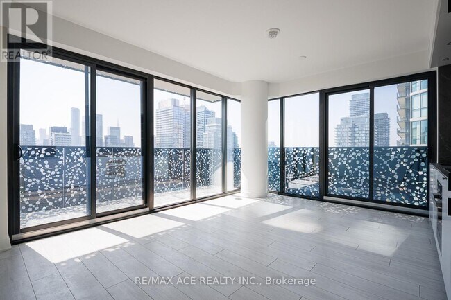 Building Photo - 55 Charles St E