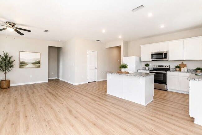 Building Photo - 1613 Arapahoe Ridge Dr