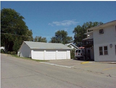 Building Photo - 612 W Mission Ave