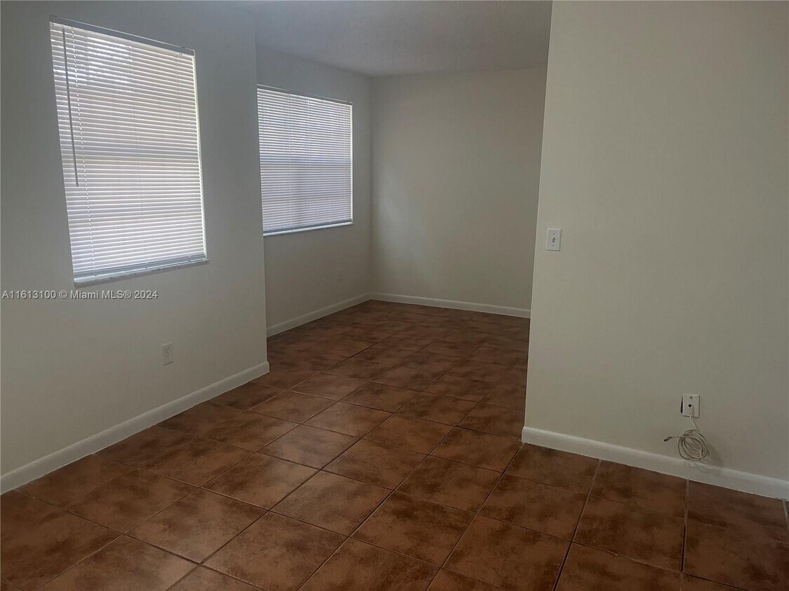 Primary Photo - 18310 NW 68th Ave