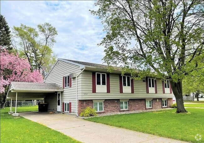 Building Photo - 5722 Ridgeway Dr