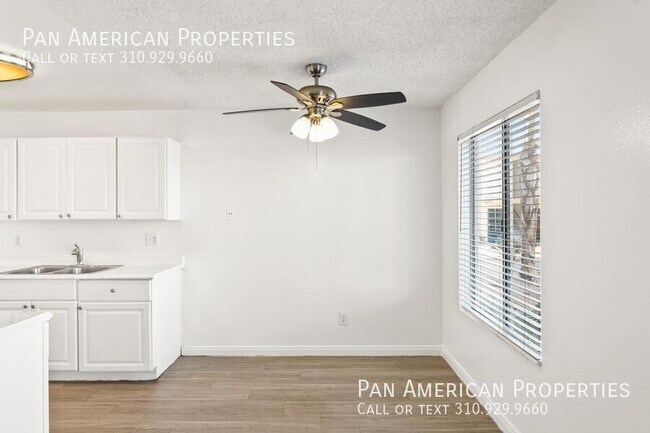 Building Photo - 863 S Mollison Ave